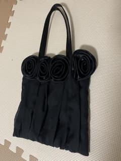 黒　ハンドバッグ ブラック ローズモチーフ　パーティー　葬式　花のサムネイル