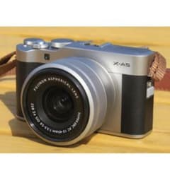 FUJI FILM X−A5 X-A5 レンズキット SILVERのサムネイル