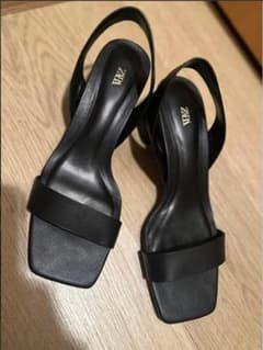 ZARA 黒サンダルのサムネイル