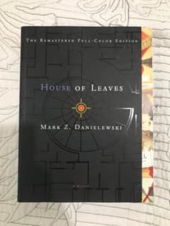 洋書「House of Leaves」紙葉の家 英語版 - メルカリ