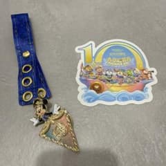 Shanghai Disneyland Minnie Mouse Keychain with Sticker