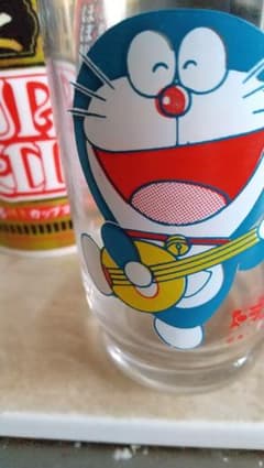 도라에몽 유리