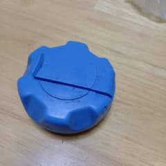 ＵＤクオン用アドブルーキャップカギ付きのサムネイル