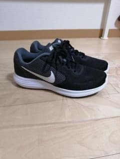 NIKE　ナイキレボリューション3スニーカーのサムネイル
