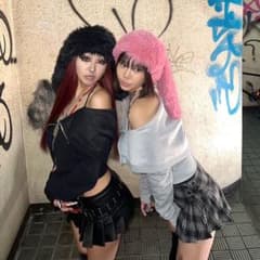 ブラック ウサ耳フェイクファー 帽子　oto girlsのサムネイル