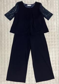ネイビー トップスとパンツのセットのサムネイル