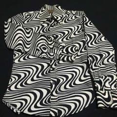 Kana**様専用【美品】Chenaski チェナスキー ゼブラウェーブシャツのサムネイル