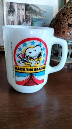 Snoopy BACK THE BEAGLE マグカップ 1980のサムネイル