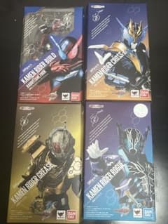 S.H Figuarts 仮面ライダービルド クローズ グリス ローグ セット S.H Figuarts 仮面ライダービルド クローズ グリス ローグ セット