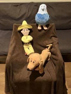ジョージの仲間たち（黄色帽子のおじさん、ハンドリー、コンパス）のサムネイル