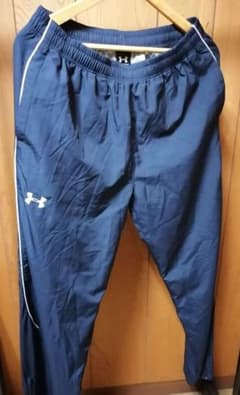 アンダーアーマー　UNDER ARMOUR　ウインドブレーカーパンツ　サイズLGのサムネイル