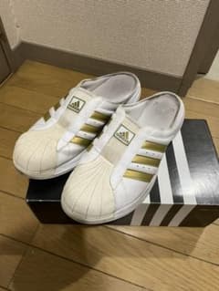 adidas アディダスのサムネイル