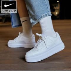 Nike 厚底エアフォース1 ホワイトのサムネイル