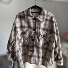FLASH BLUE⭐︎しまむら　チェック柄シャツジャケット Lサイズ ベージュ系のサムネイル