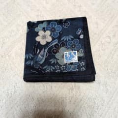 Thumbnail of 【未使用】 あい染 ハンカチ 綿100% 和柄 花鳥文様　藍色　和装小物