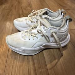 バスケットボールシューズ25.5のサムネイル