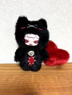 piku the week Friday ブラック 黒赤 猫目 ネコ - メルカリ