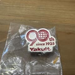 Yakult 90th Anniversary ピンバッジ - メルカリ