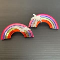 レトロなピンバッチ　2個セットのサムネイル