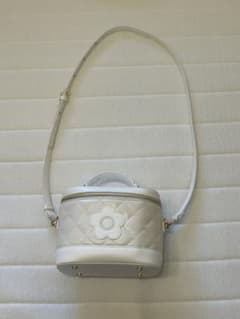 MARY QUANT キルティング バニティ ショルダーバッグ ホワイトのサムネイル