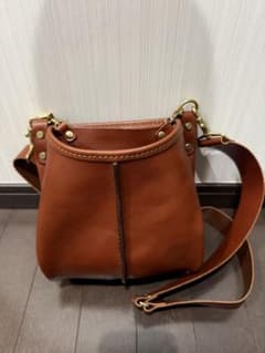 【極美品/本店限定】HERZ 革と共にASOBI シェルバッグASB-2527 極美品/本店限定】HERZ 革と共にASOBI シェルバッグASB-2527 - メルカリ
