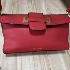 M*o様 HILFIGER レッド ショルダーバッグのサムネイル