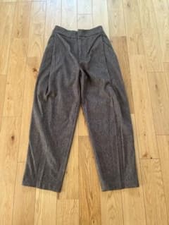 NOAHL グレージュ タックパンツ S サイズのサムネイル