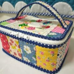 バニティポーチ パッチワークポーチ パッチワーク ハンドメイド 青色
