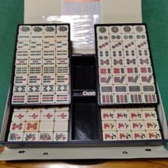 麻雀牌 マ−ジャンパイ セット 背色カラシ 花牌 赤ドラ牌2個 中古品 点