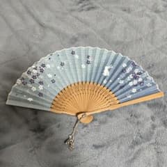 白竹堂 青系 花柄 ウサギ 扇子のサムネイル