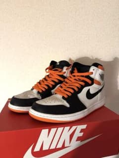 Nike Air Jordan 1 OG "Electro Orange"のサムネイル
