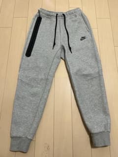 試着のみ　NIKE テックフリースパンツ　スウェットパンツ　現行モデルのサムネイル