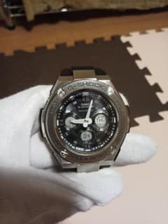 9/19まで値引★美品★G-SHOCK GST-W310  タフソーラーのサムネイル
