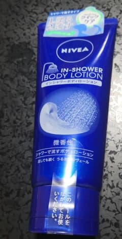 ニベアインシャワーボディローションSのサムネイル