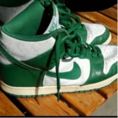 NIKE スニーカーのサムネイル
