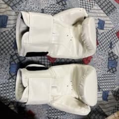 ボクシンググローブのサムネイル
