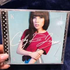 CARLYRAEJEPSEN KISSのサムネイル