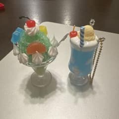 ガチャガチャ　パフェ　フロートのサムネイル