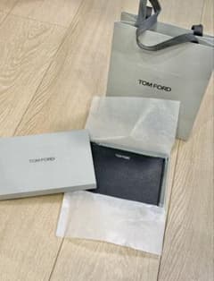 TOM FORD｜新品・未使用 フラットポーチ＋香水サンプルのサムネイル