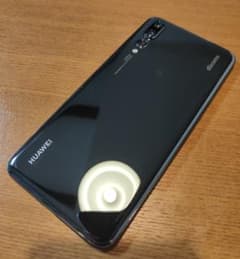 HUAWEI P20 Pro ブラック 128 GBのサムネイル