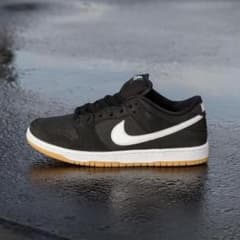 Nike SB Dunk Low Pro White Black Gumのサムネイル