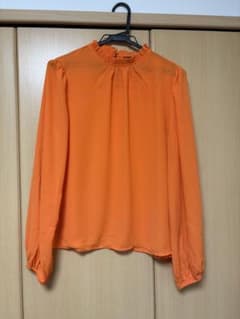 オレンジ バルーンスリーブ シャツのサムネイル