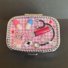 おくすり屋さんピルケース　チェックピンク（ボールチェーン）のサムネイル