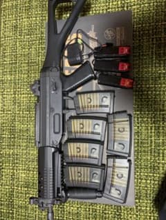東京マルイ　SIG552 マガジン、バッテリー多数　美品のサムネイル