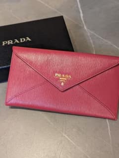 値下げ！PRADA 長財布 美品 レター型のサムネイル