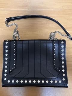 ZARA  本革　レザーバッグ　ブラックのサムネイル