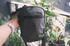 ALPACA アルパカ Vertical Sling スリングバッグ グレー - メルカリ