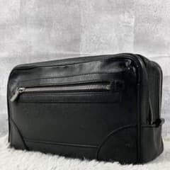 美品 ルイヴィトン レザー クラッチバッグ パヴェル タイガ ロゴ型押し 黒のサムネイル