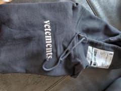 vetements ユニセックスパーカー E 2020のサムネイル