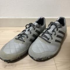 adidas フットサルシューズのサムネイル